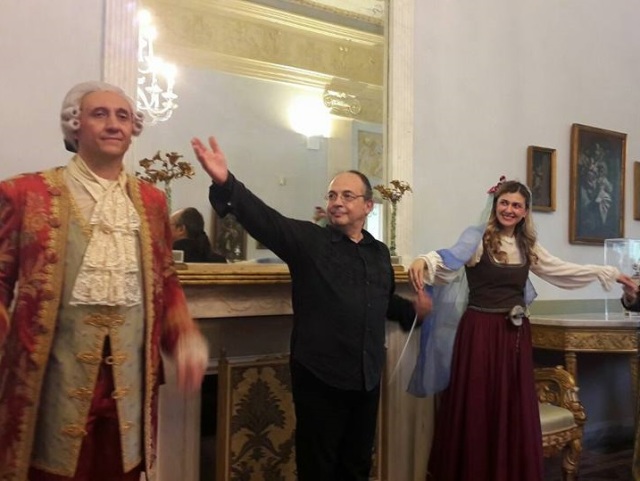 Il maestro Ivano Caiazza fra il basso Antonio De Lisio e il soprano Ilaria Iaquinta